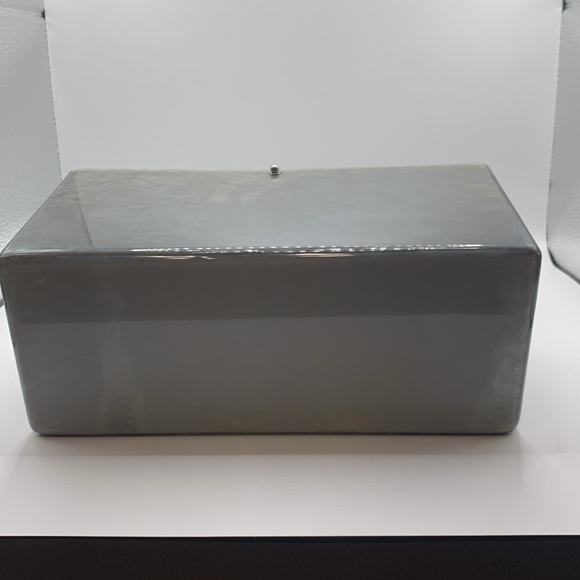 VINTAGE WILARDY GRAY LUCITE LUNCH/ BOX BAG/PURSE CLIP LOCK EXCELLENT CONDITION - Picture 6 of 9